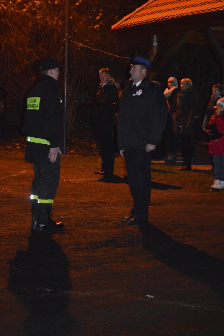 Pasowanie na członków klasy pożarniczo - ratowniczej.2016 (szerokość: 750 / wysokość: 1128)