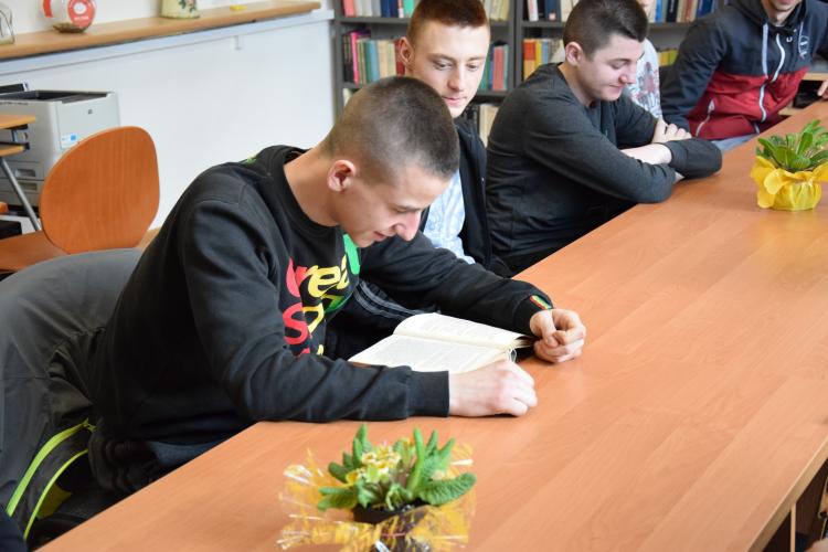 ŚWIATOWY DZIEŃ CZYTANIA TOLKIENA 25.03.2017 (szerokość: 750 / wysokość: 500)