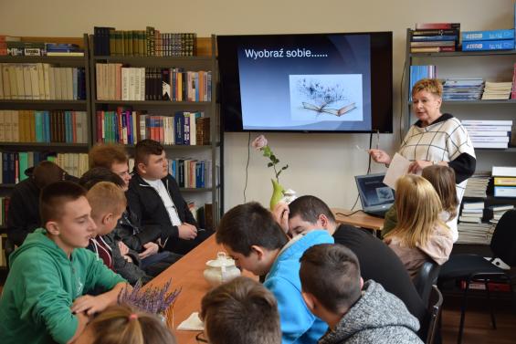 7 Międzynarodowy Miesiąc Bibliotek Szkolnych.5 (szerokość: 565 / wysokość: 377)
