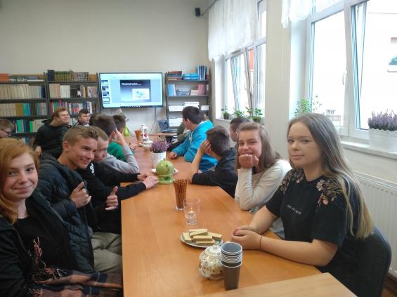 7 Międzynarodowy Miesiąc Bibliotek Szkolnych.6 (szerokość: 565 / wysokość: 423)