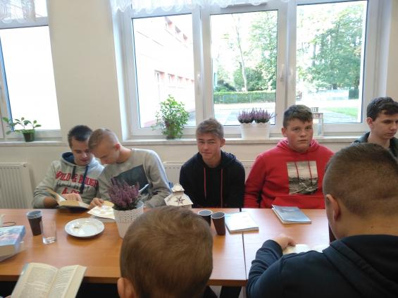 7 Międzynarodowy Miesiąc Bibliotek Szkolnych.8 (szerokość: 565 / wysokość: 423)